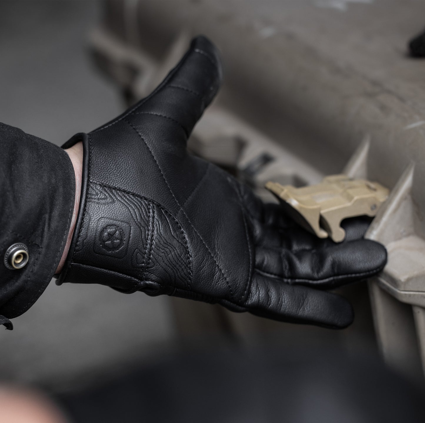 Cortex Topo Edition Gloves - TAD Collab', Black