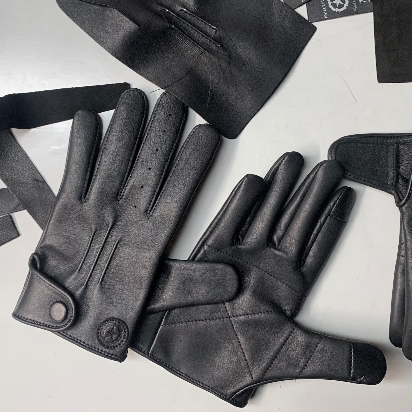 Bertie Gloves - Black
