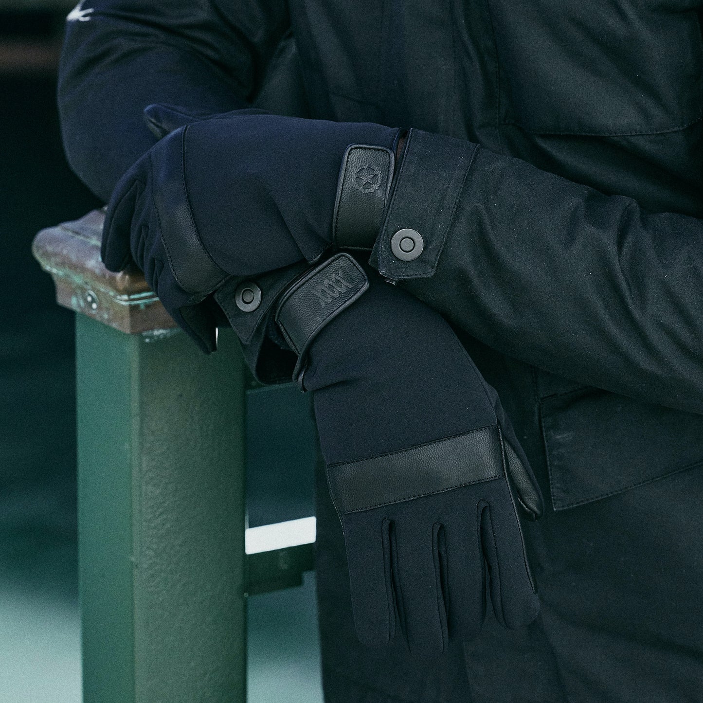 Strasse 2.0 Gloves - Mission Workshop Collab', Black